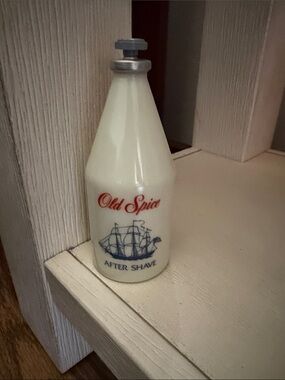 Vintage Old Spice After Shave  -
4.25 oz-Shulton Inc , Clifton NJ